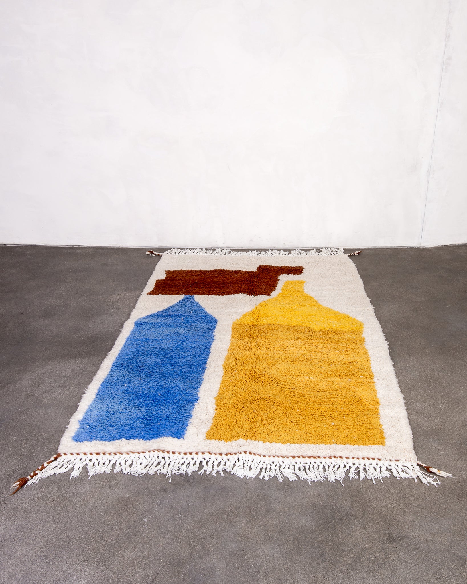 Modern designer handcrafted Berber rug from morocco Beniourain with beautiful colors and patterns